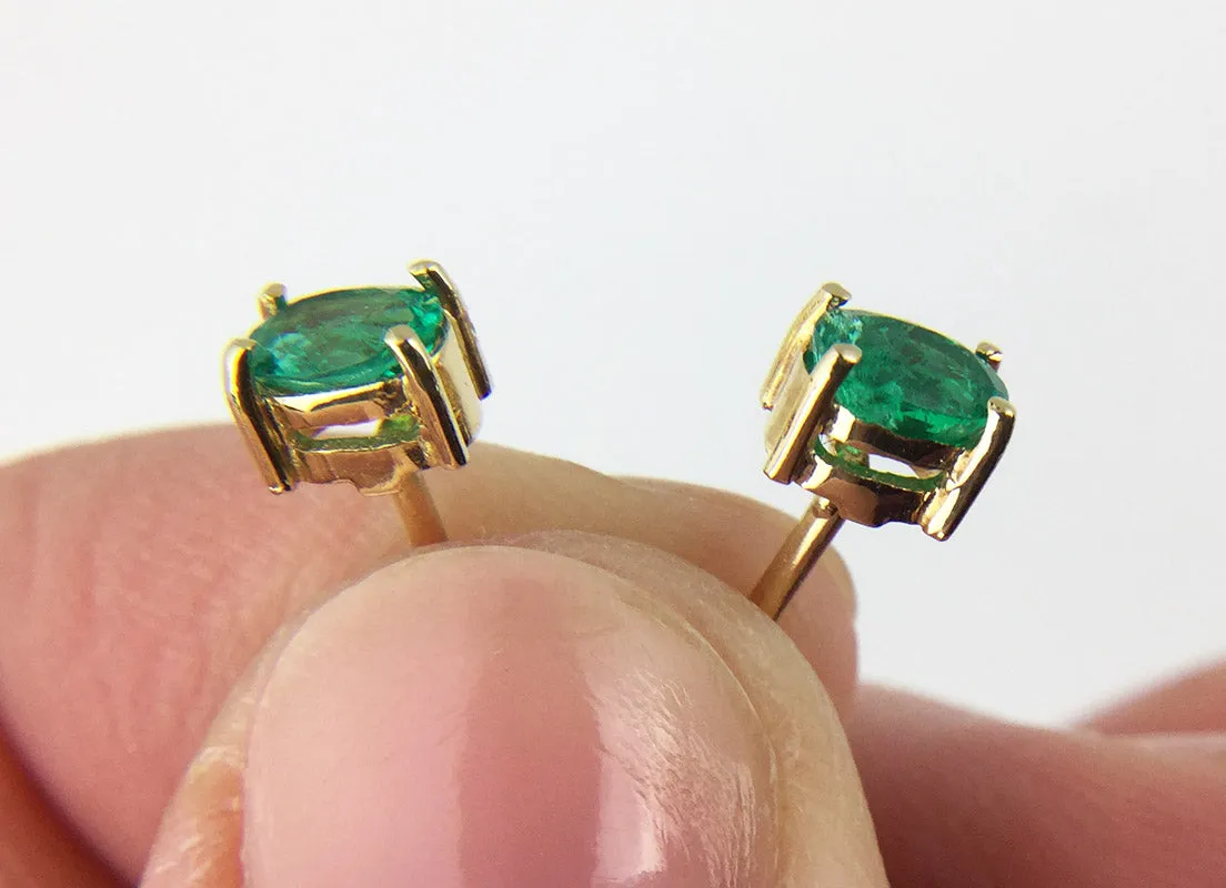 18K YELLOW GOLD EMERALD EARRINGS