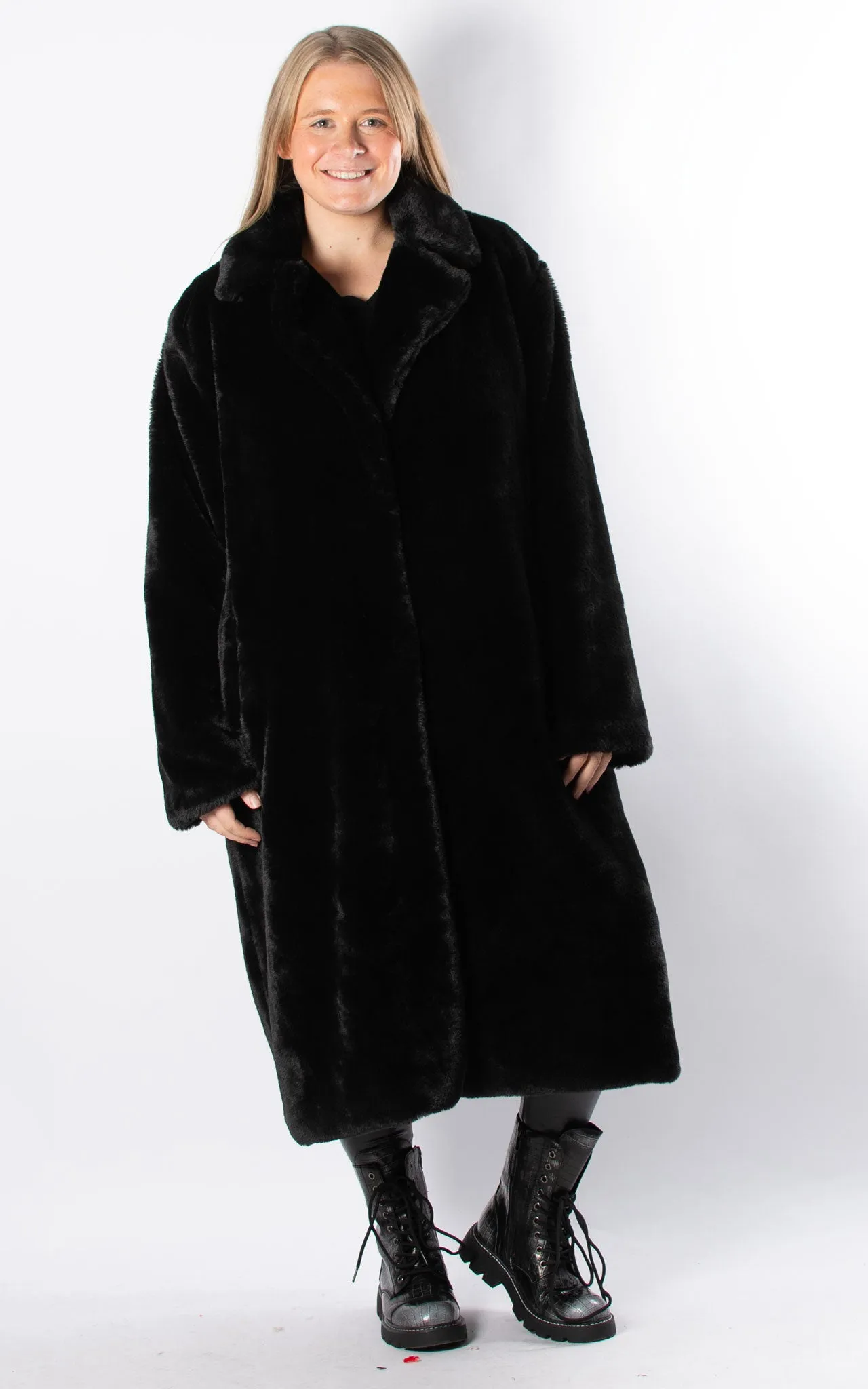 Faux Fur Coat | Black