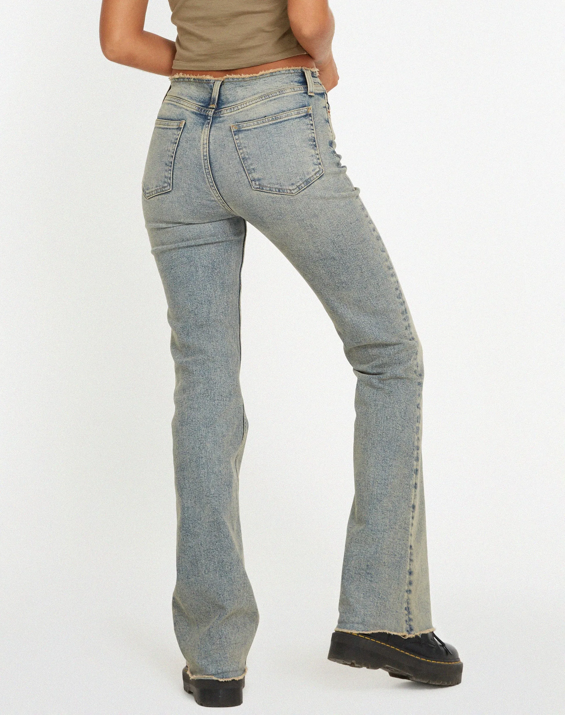 Frayed Low Rise Jeans in Light Wash Sandy Tint