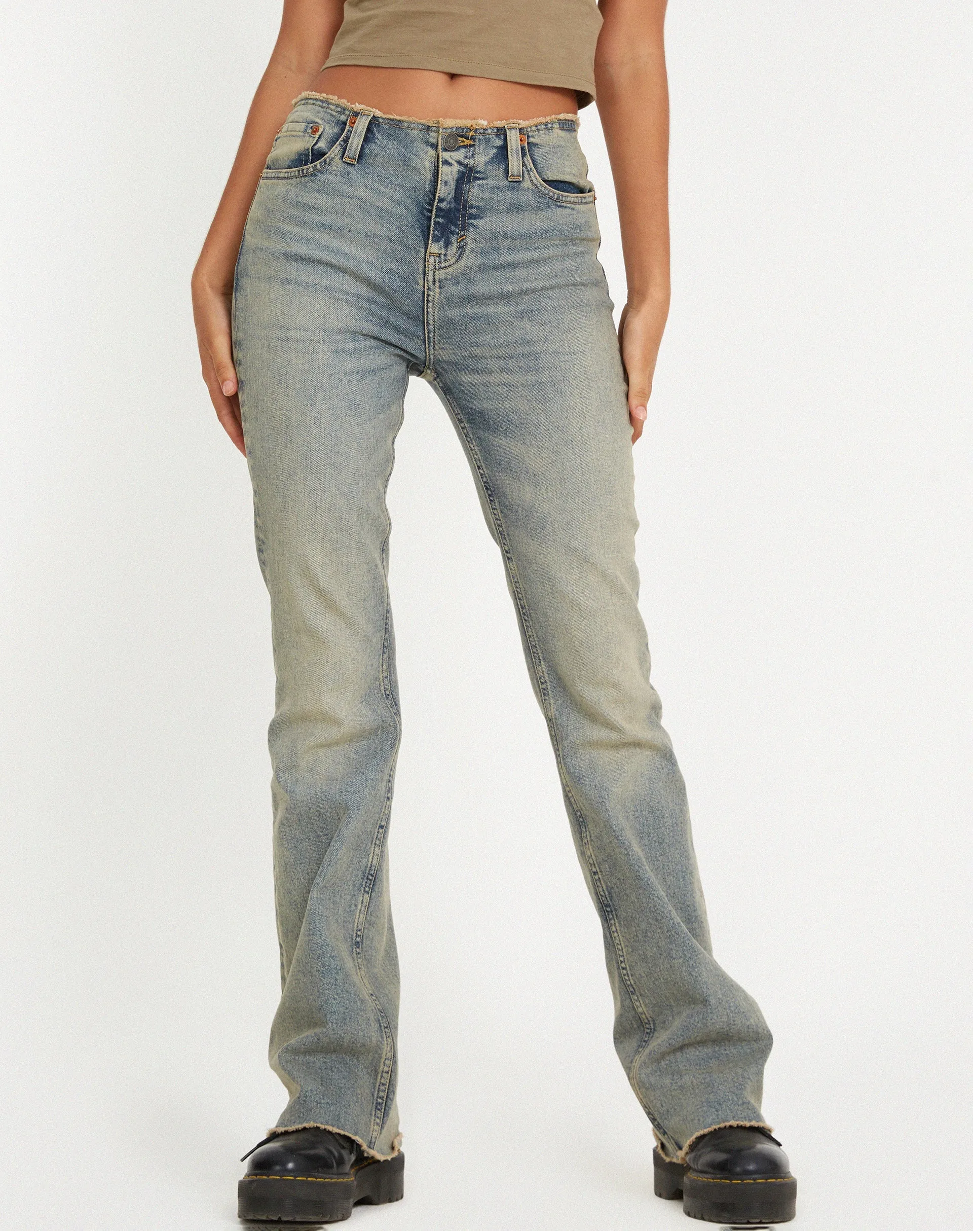 Frayed Low Rise Jeans in Light Wash Sandy Tint