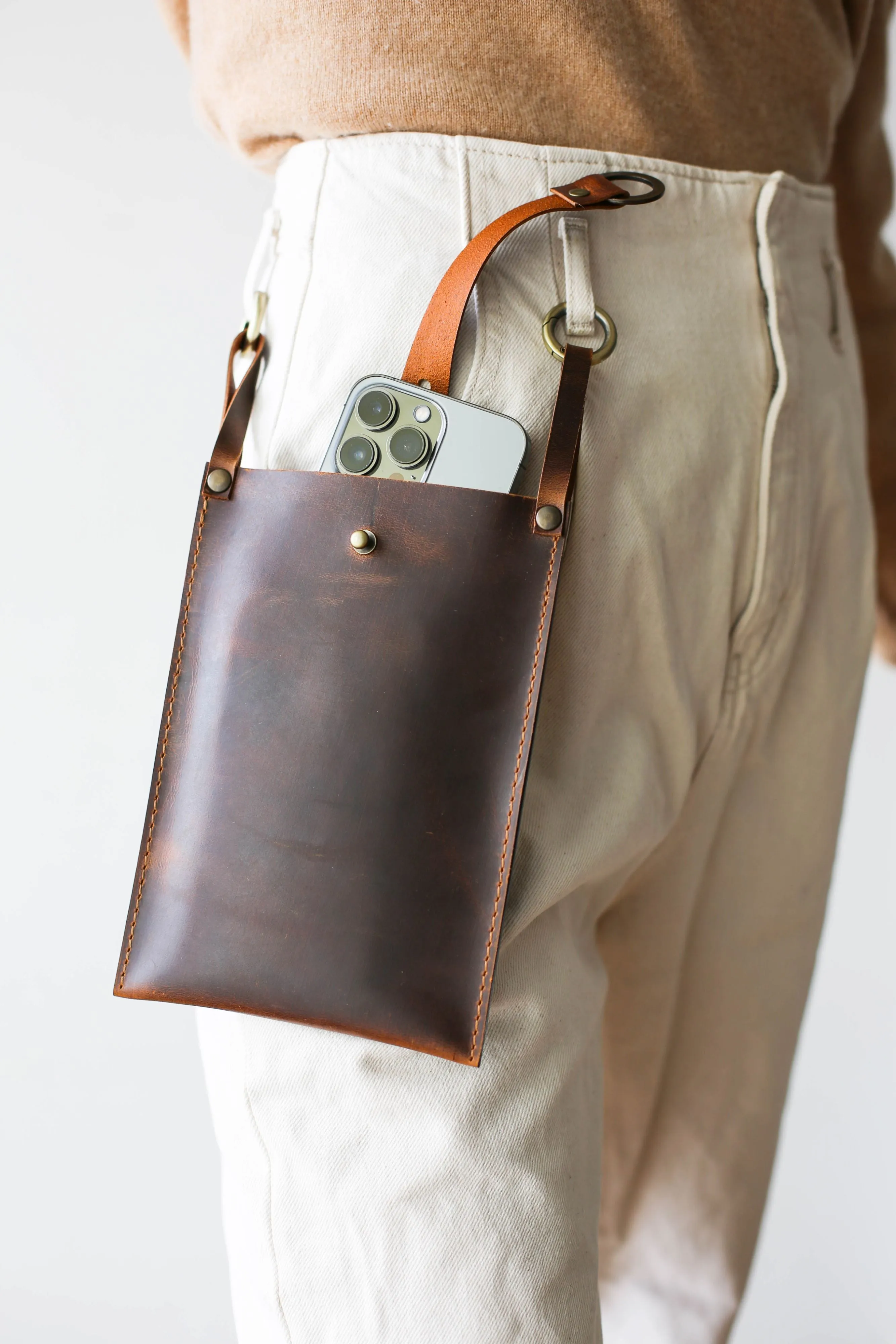 Hazelnut Brown Leather Phone Bag