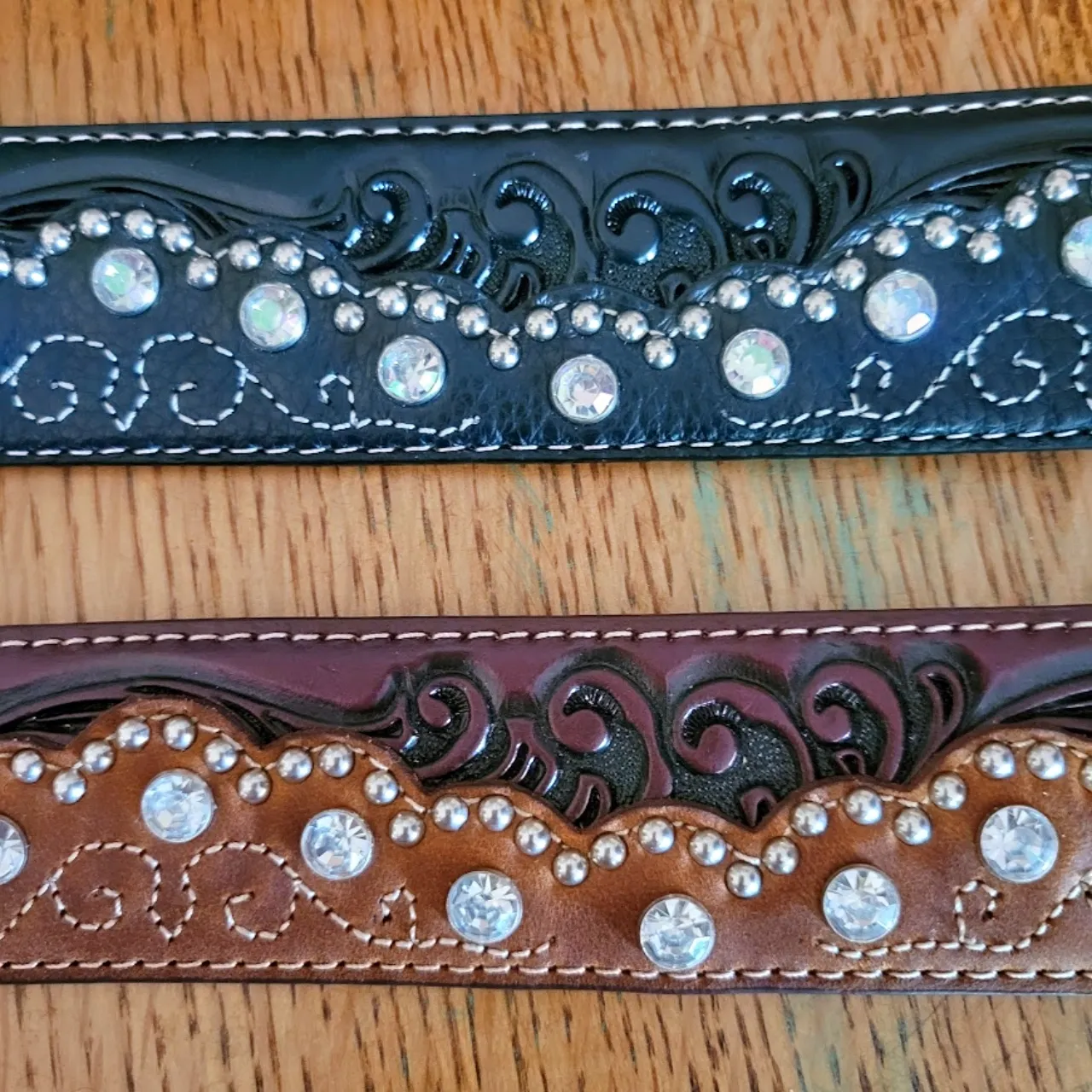 Leather Belt, the "Kaitlyn Crystal"  by Tony Lama C50493