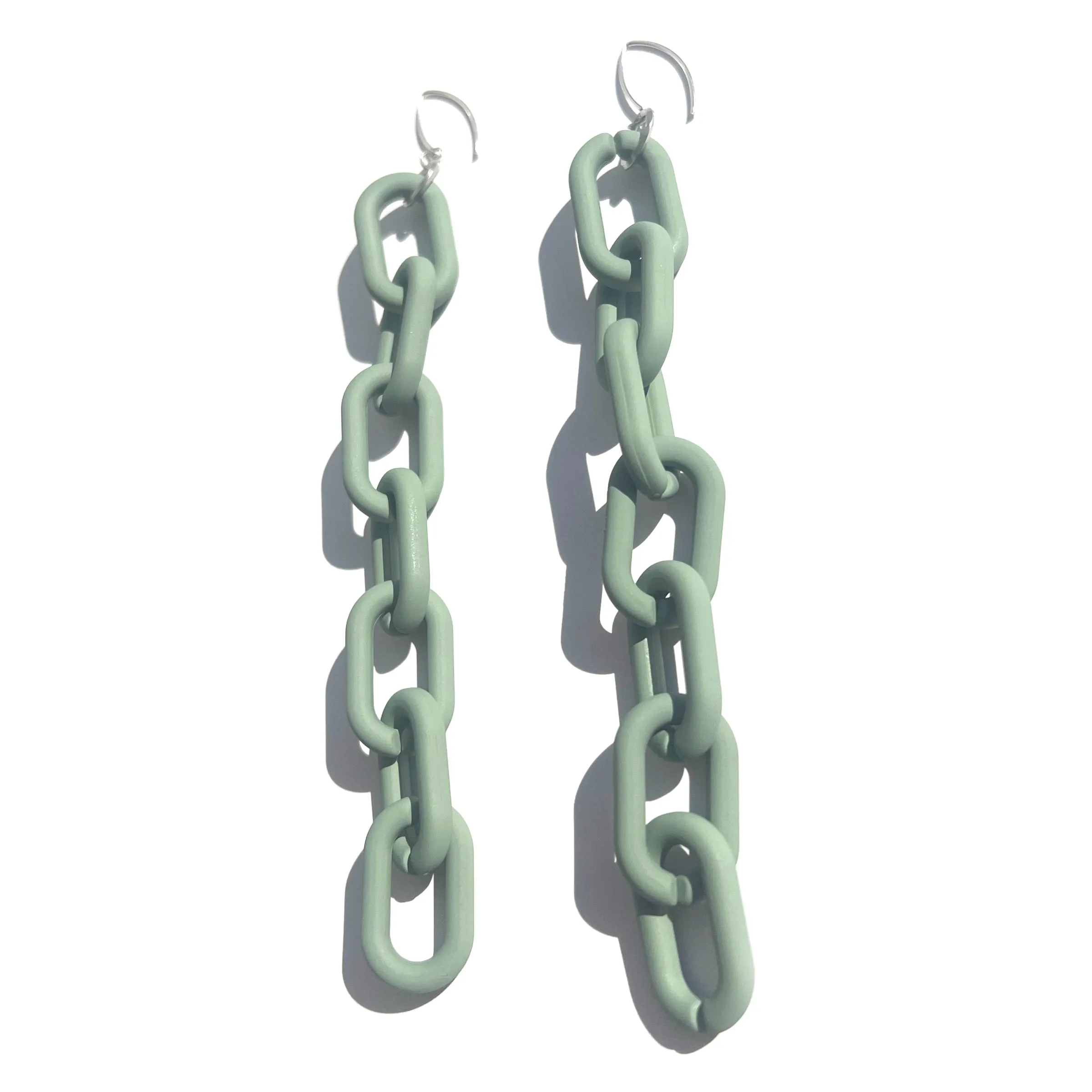 MPR x THE IMAGINARIUM: Mylar Balloon Chain Large Link Hooks in Moss