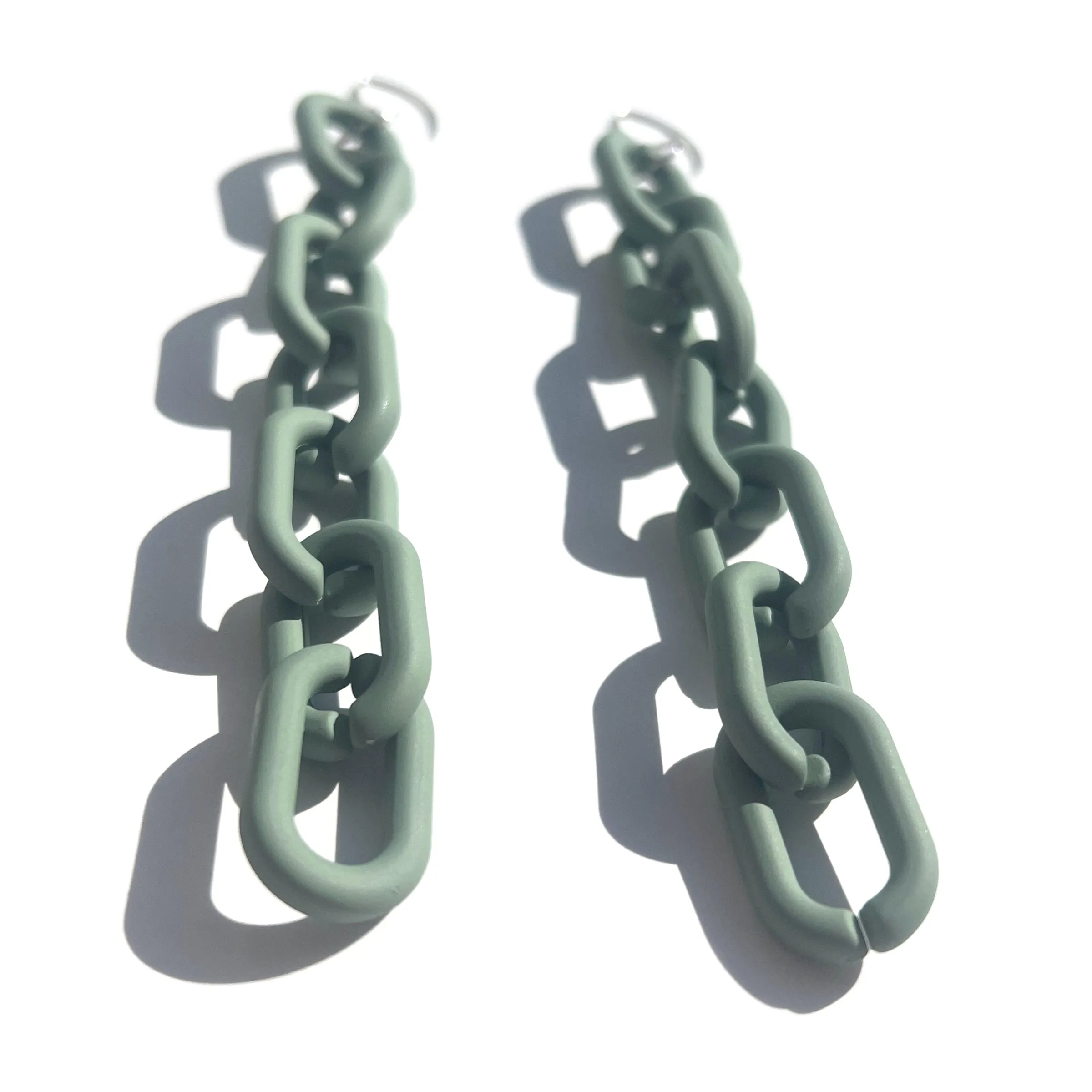 MPR x THE IMAGINARIUM: Mylar Balloon Chain Large Link Hooks in Moss