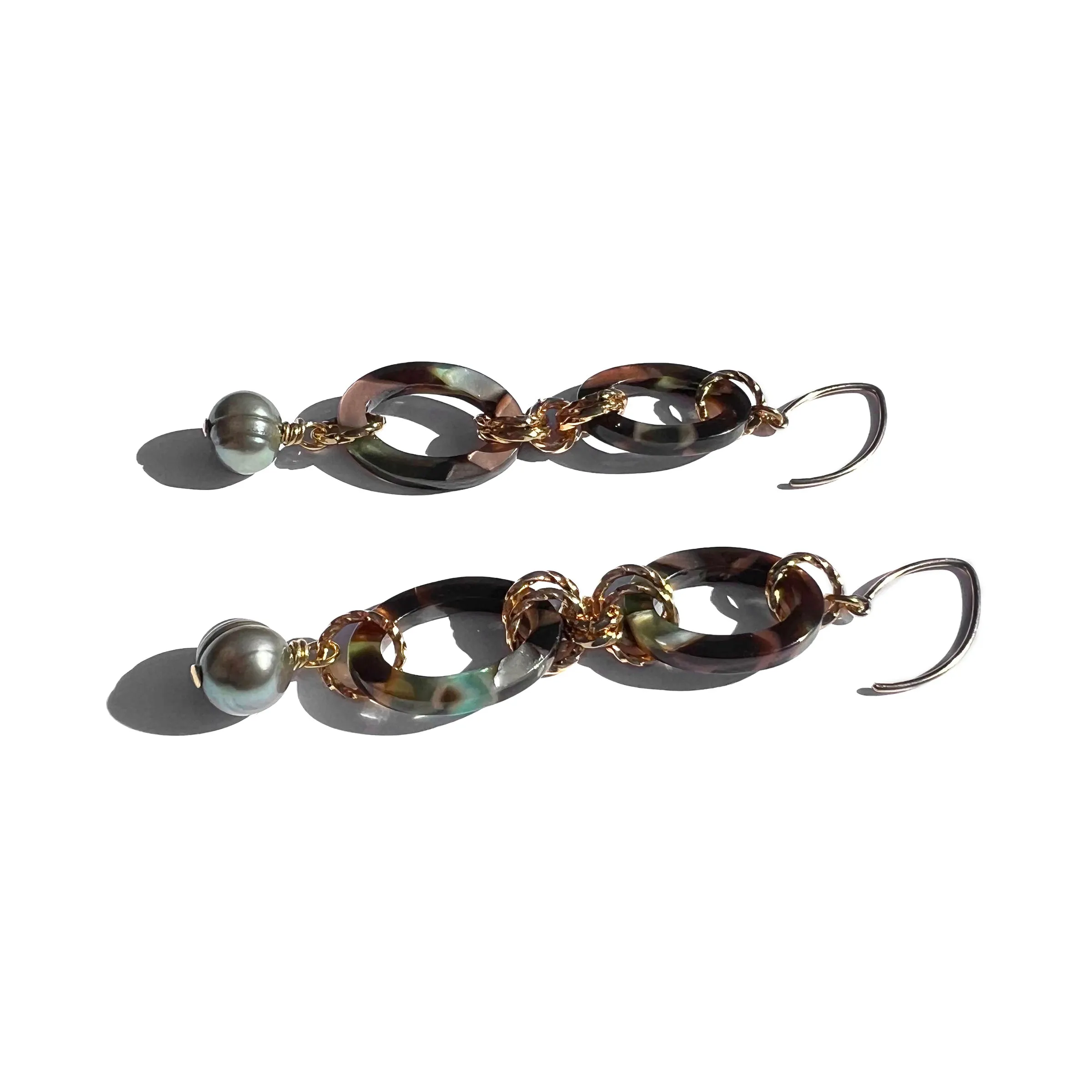 MPR x THE IMAGINARIUM: Sage Green Pearl and Tortoise Chain Earrings