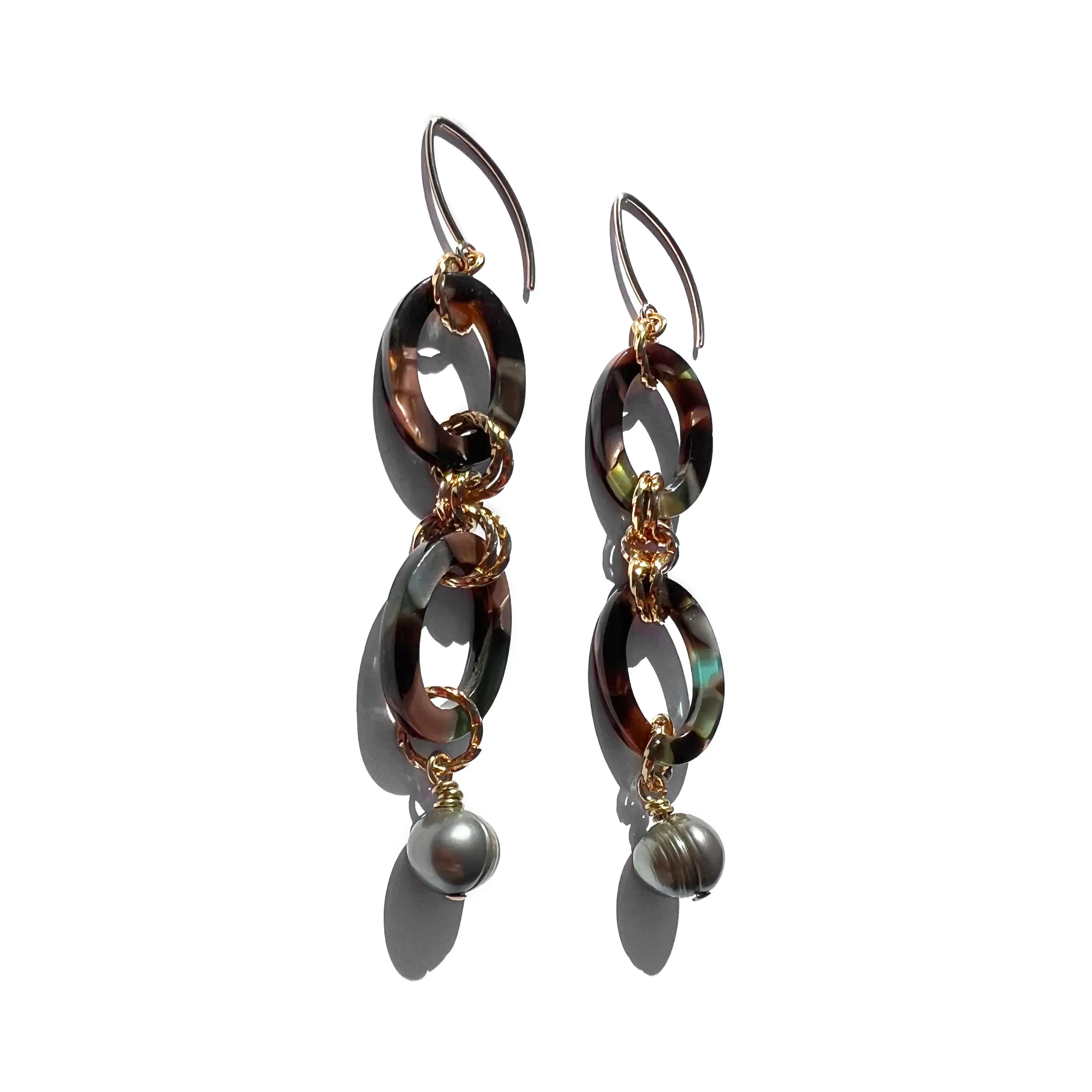 MPR x THE IMAGINARIUM: Sage Green Pearl and Tortoise Chain Earrings