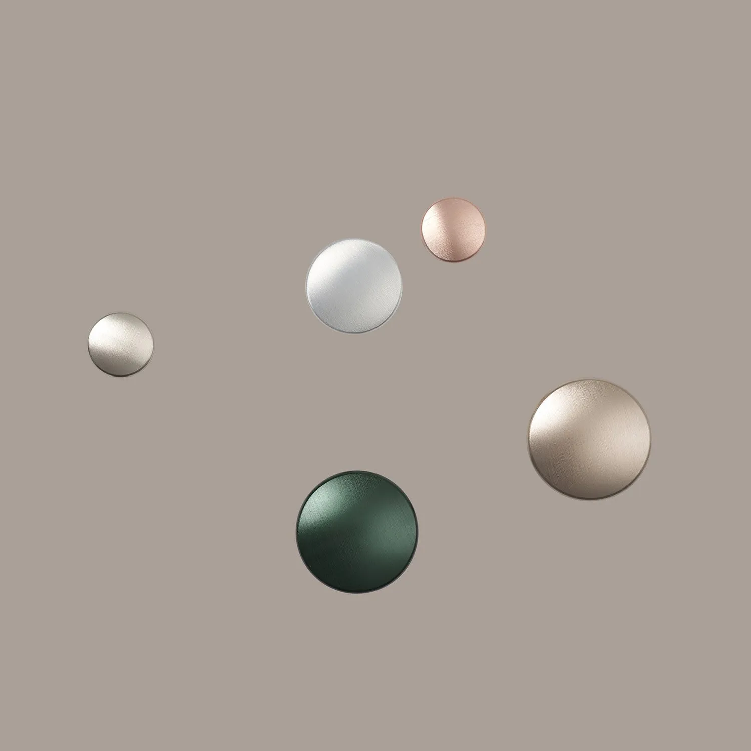 muuto | dots metal | dark green