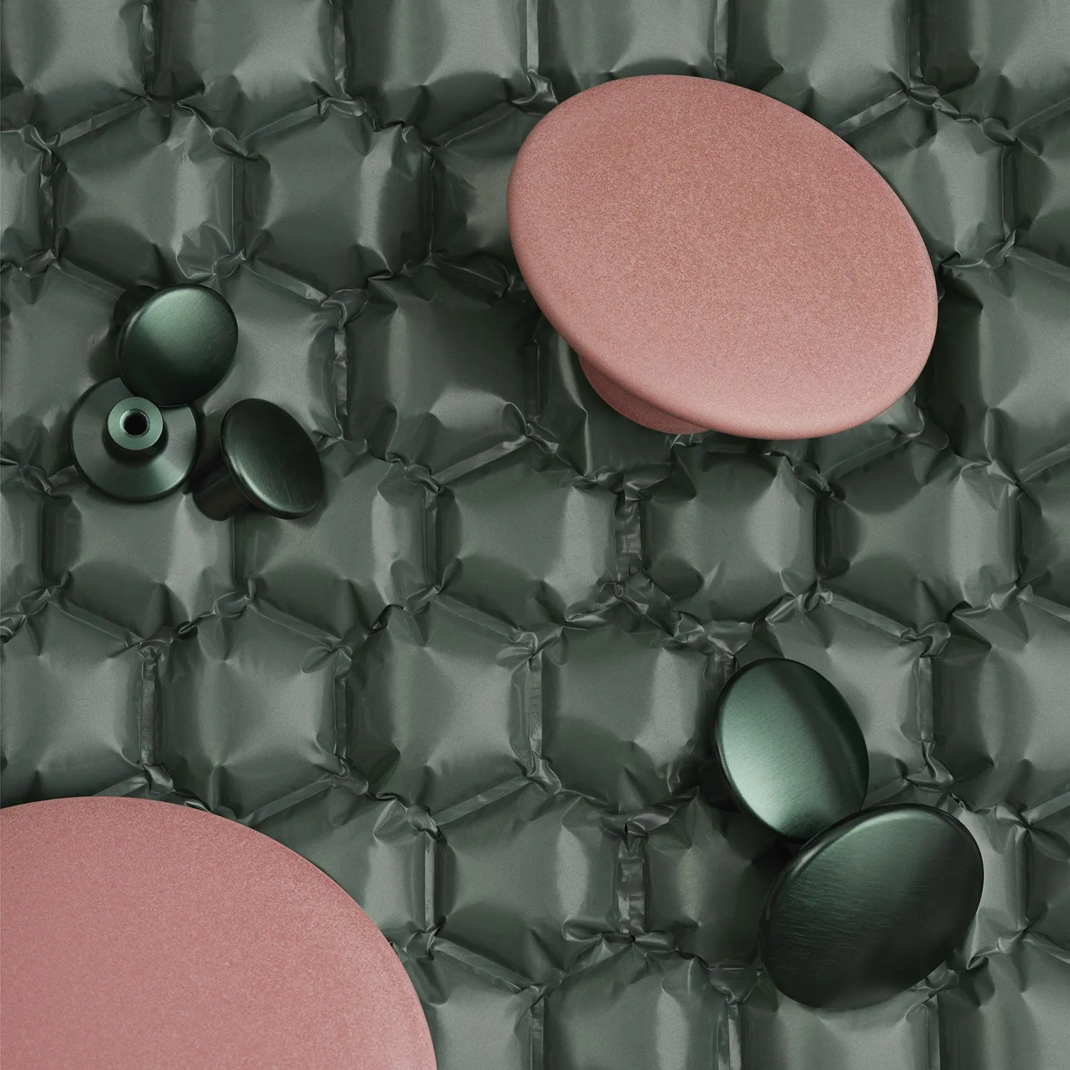 muuto | dots metal | dark green