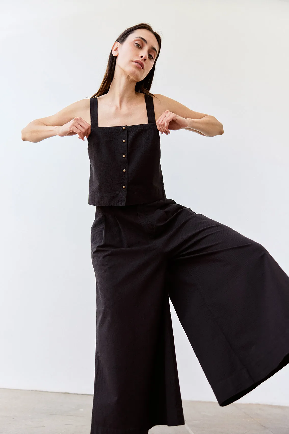 Pleated Wide-Leg Seersucker Cotton Trousers - Ónix