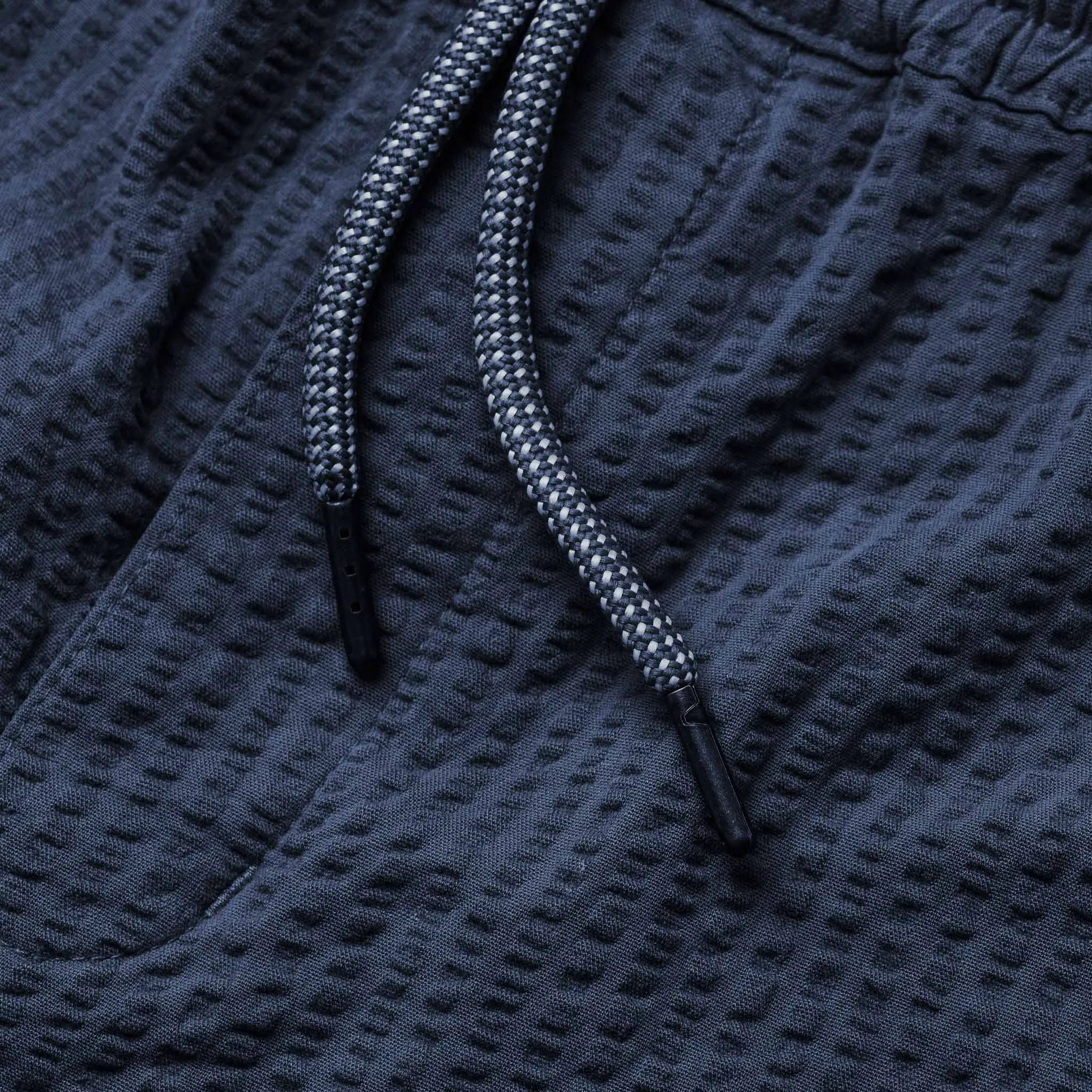 The Après Pant in Navy Seersucker